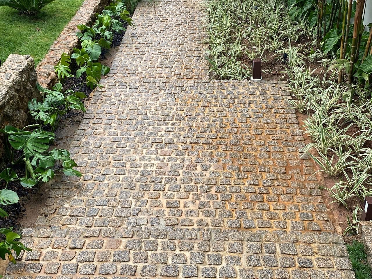 Calçamento de Pedras paralelepipedo 10 x 10